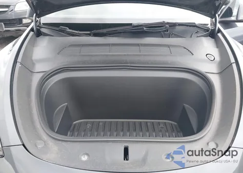 2023 Tesla Model Y Awd/Long Range Dual Motor All-Wheel Drive из США, поврежденный, VIN 7SAYGDEE1PA067194